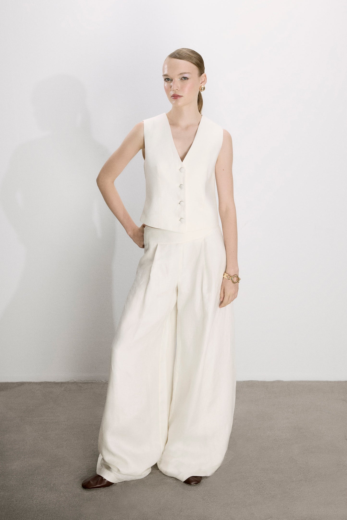 Mui Wide Leg Linen Trousers in White