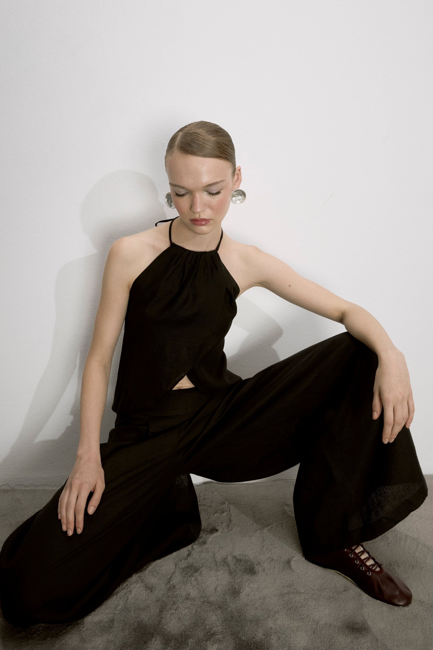 Mui Wide Leg Linen Trousers in Black