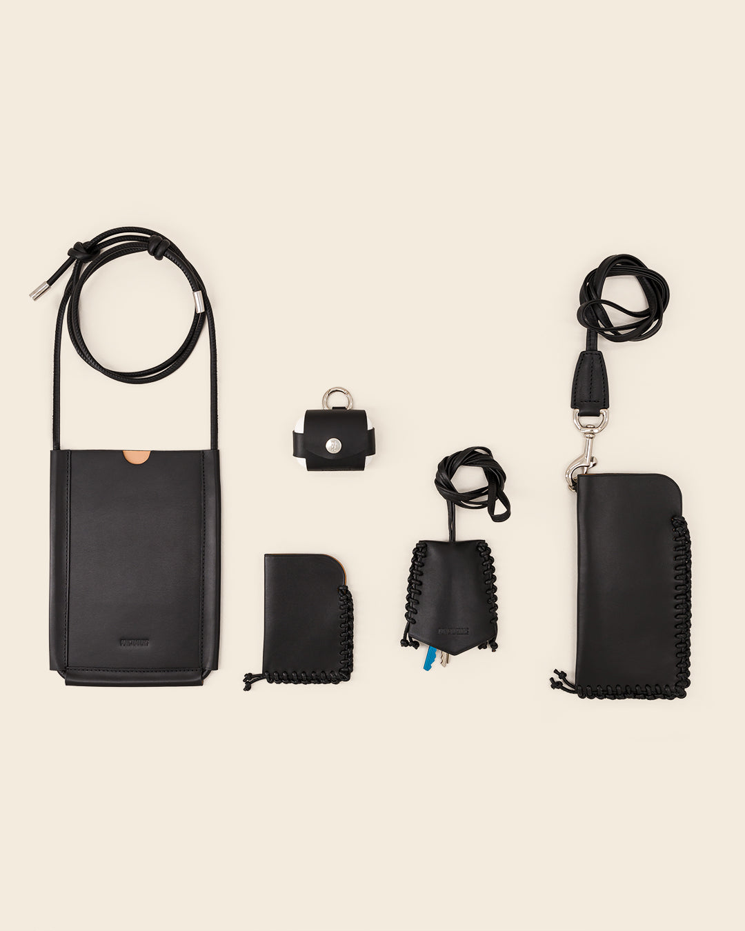 YARI 2.0 - Universal AirPods Case - Black Leather