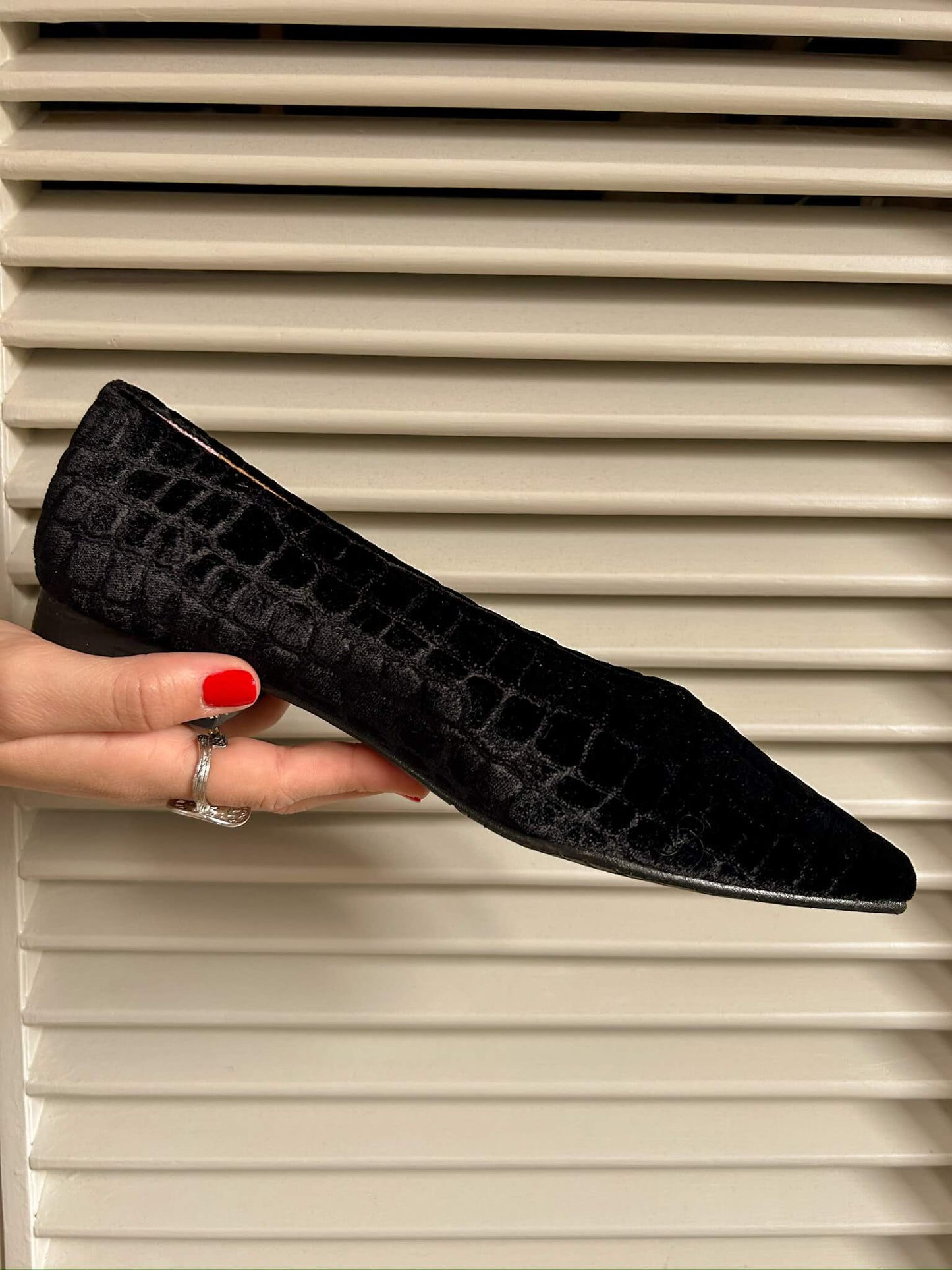 Graphite velvet ballerinas