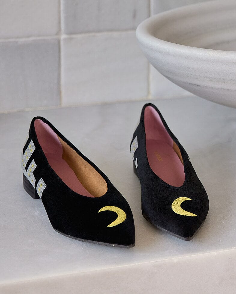 City by Night Vegan Flats Flats Momoc Shoes