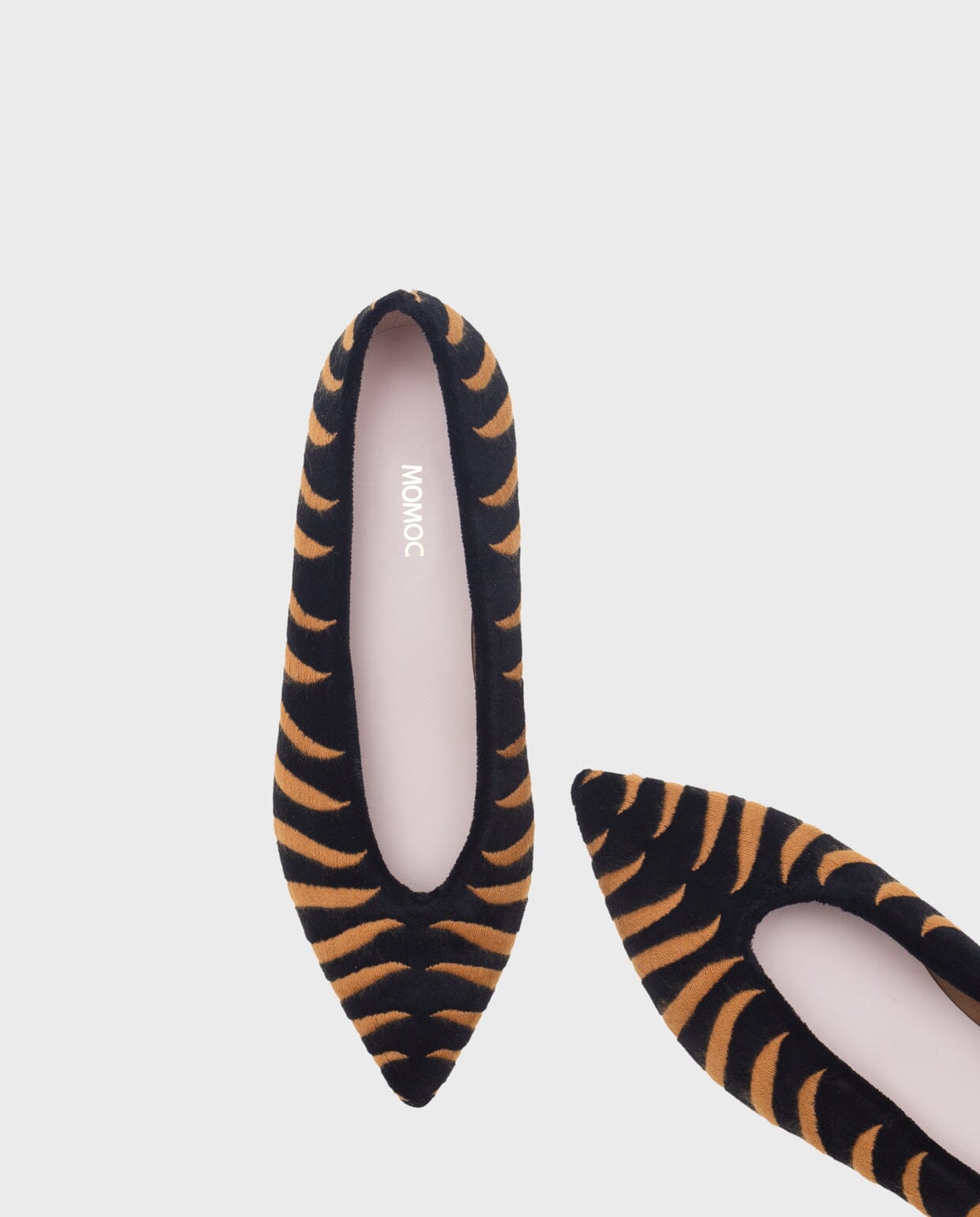 Félin Noir Vegan Flats Flats Momoc Shoes