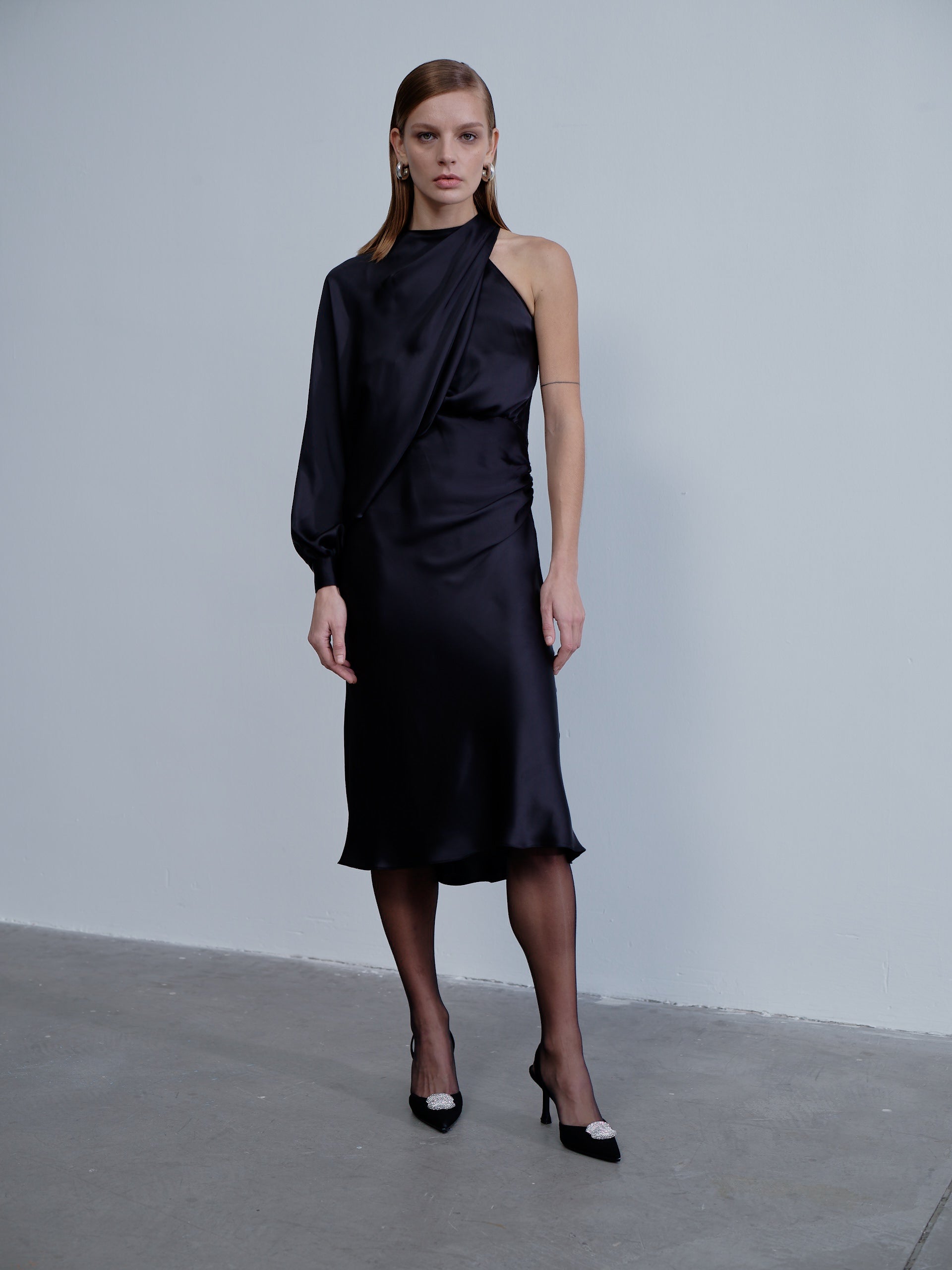 Emillien Asymmetric Satin Dress in Noire LabelRow Emillien Asymmetric Satin Dress in Noire LabelRow