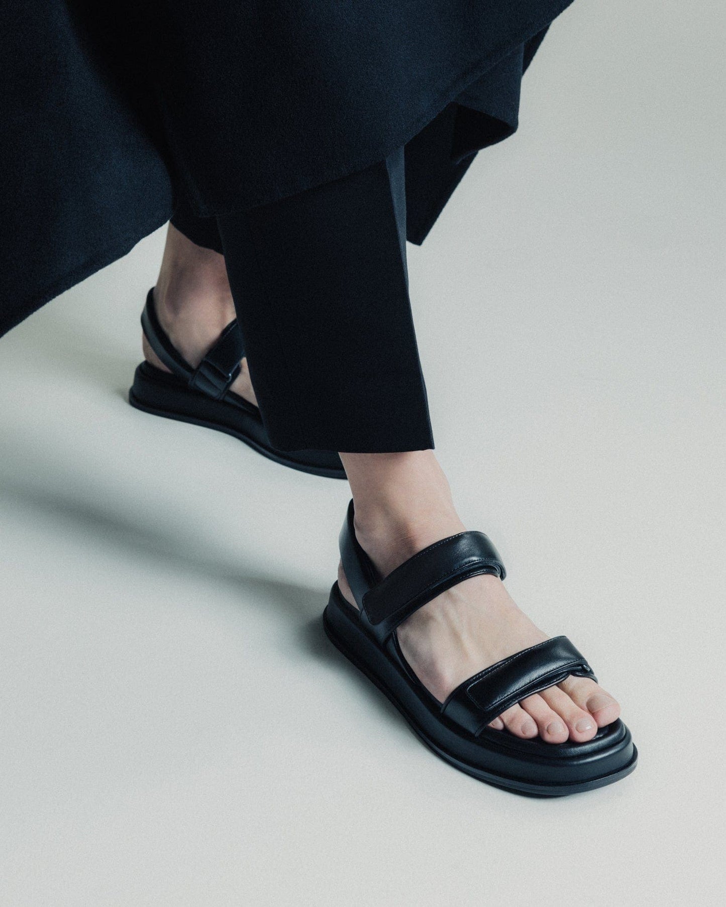 The Sporty Sandal - Black