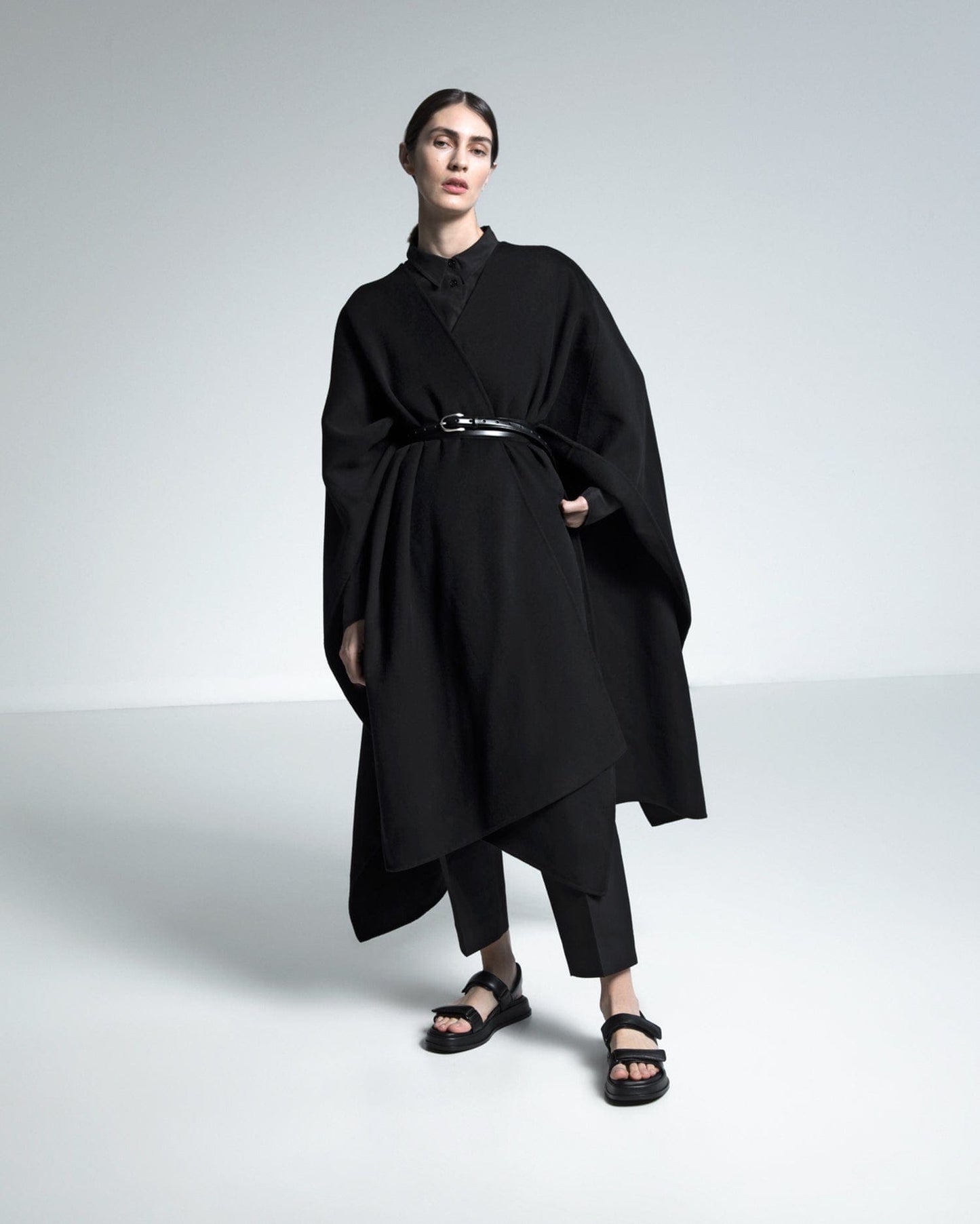 The Sporty Sandal - Black