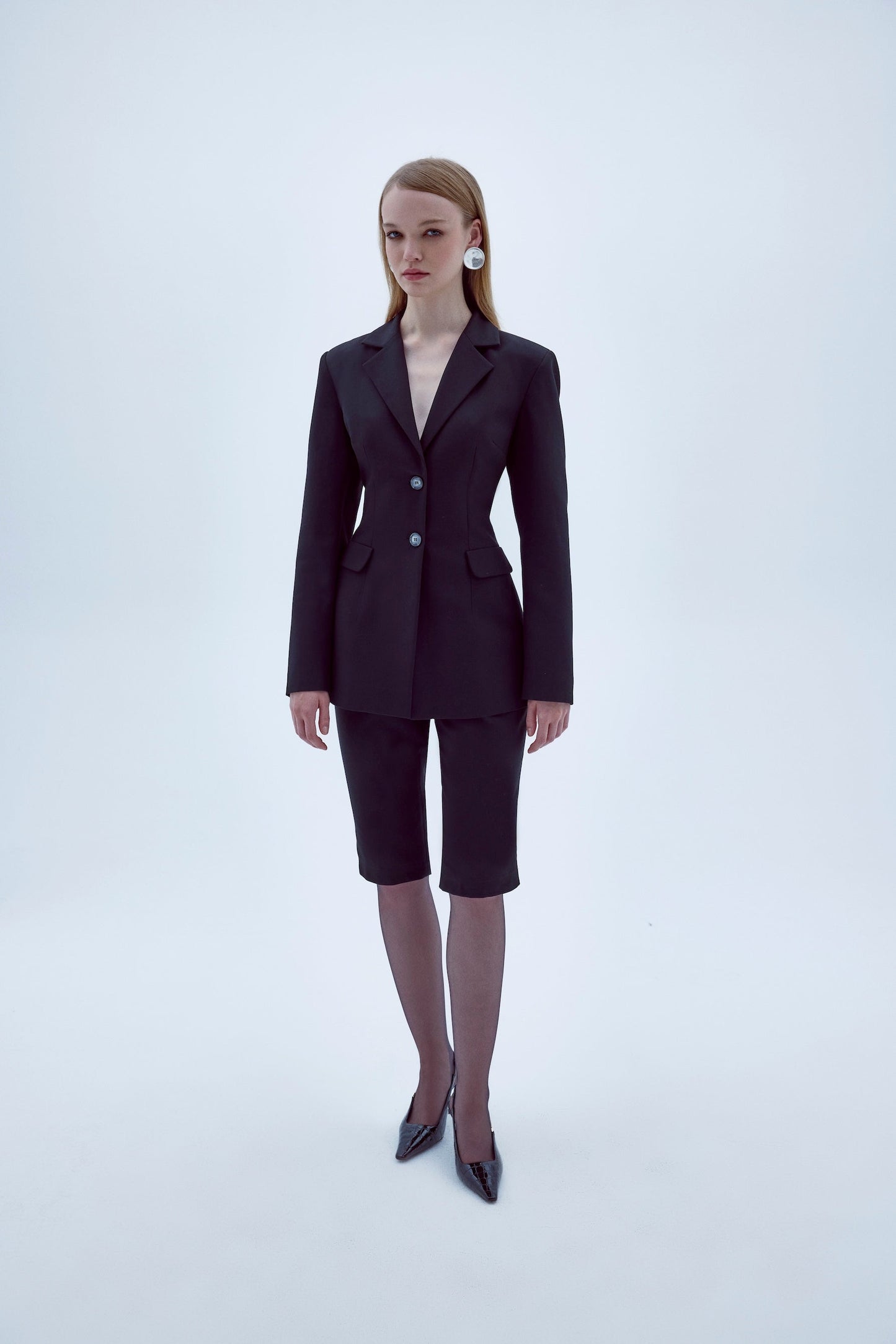 MARYLEBONE FITTED JACKET IN BLACK