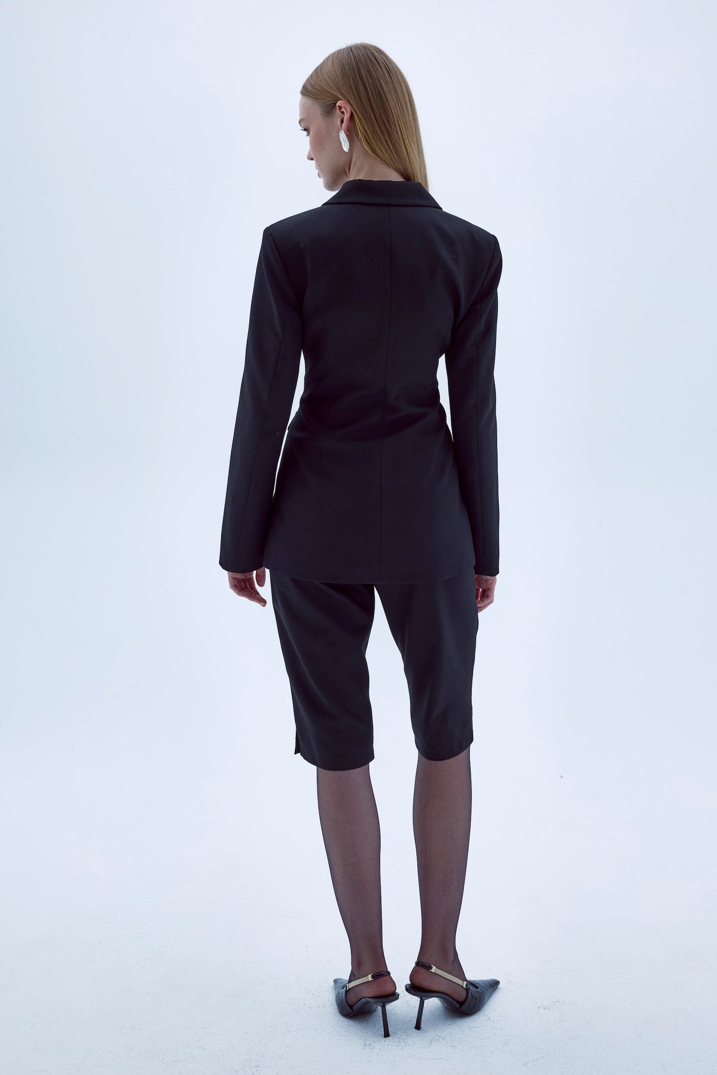 MARYLEBONE FITTED JACKET IN BLACK