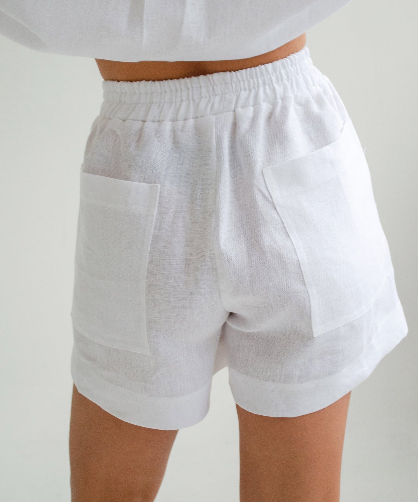 Dancer Linen Short - White