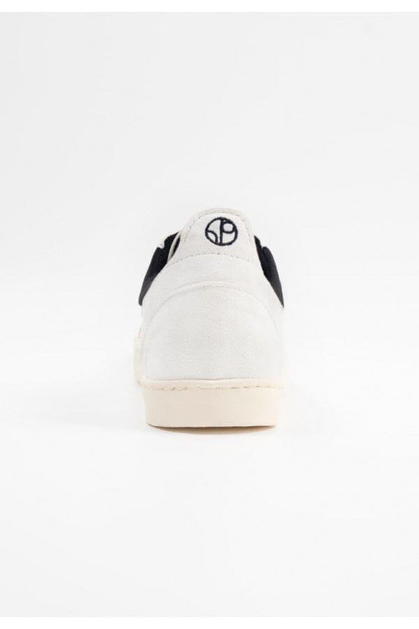 Borås Classic Sneakers Latte Sneaker 1 People 