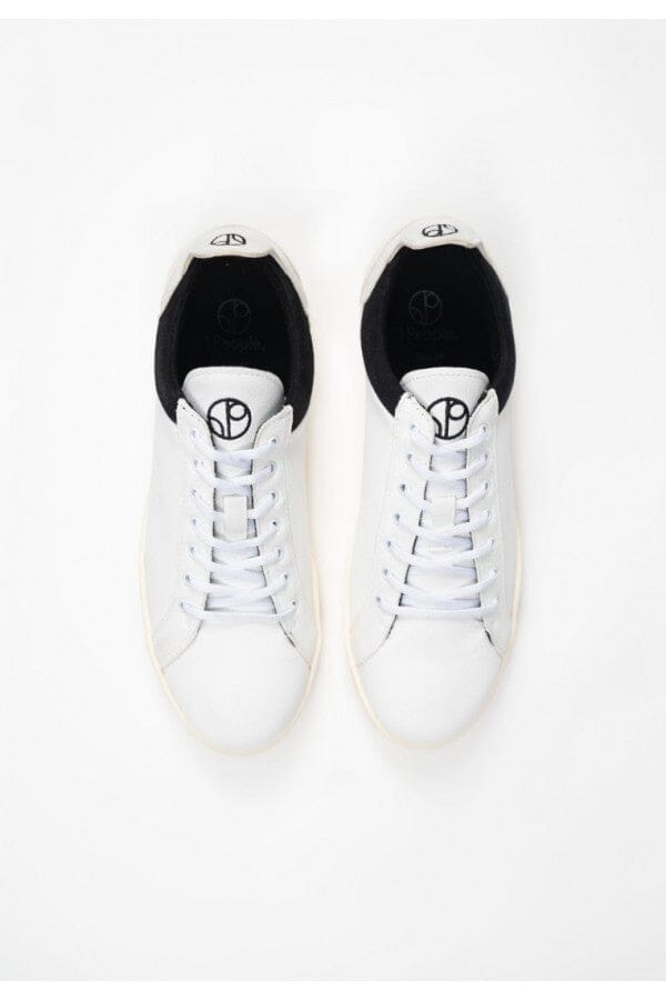 Borås Classic Sneakers Latte Sneaker 1 People 