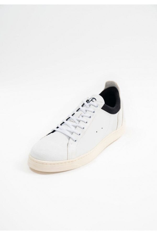 Borås Classic Sneakers Latte Sneaker 1 People 